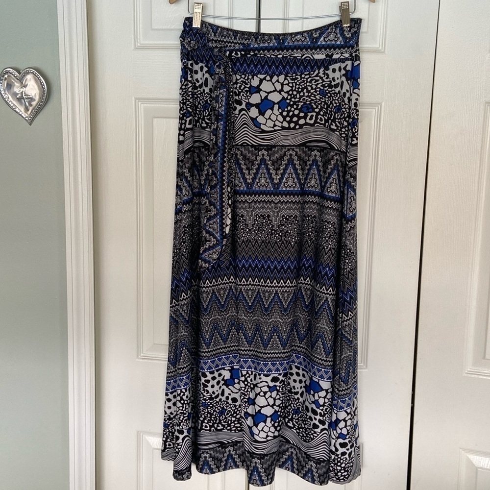 Robert Louis patterned maxi skirt with wrap tie belt size medium